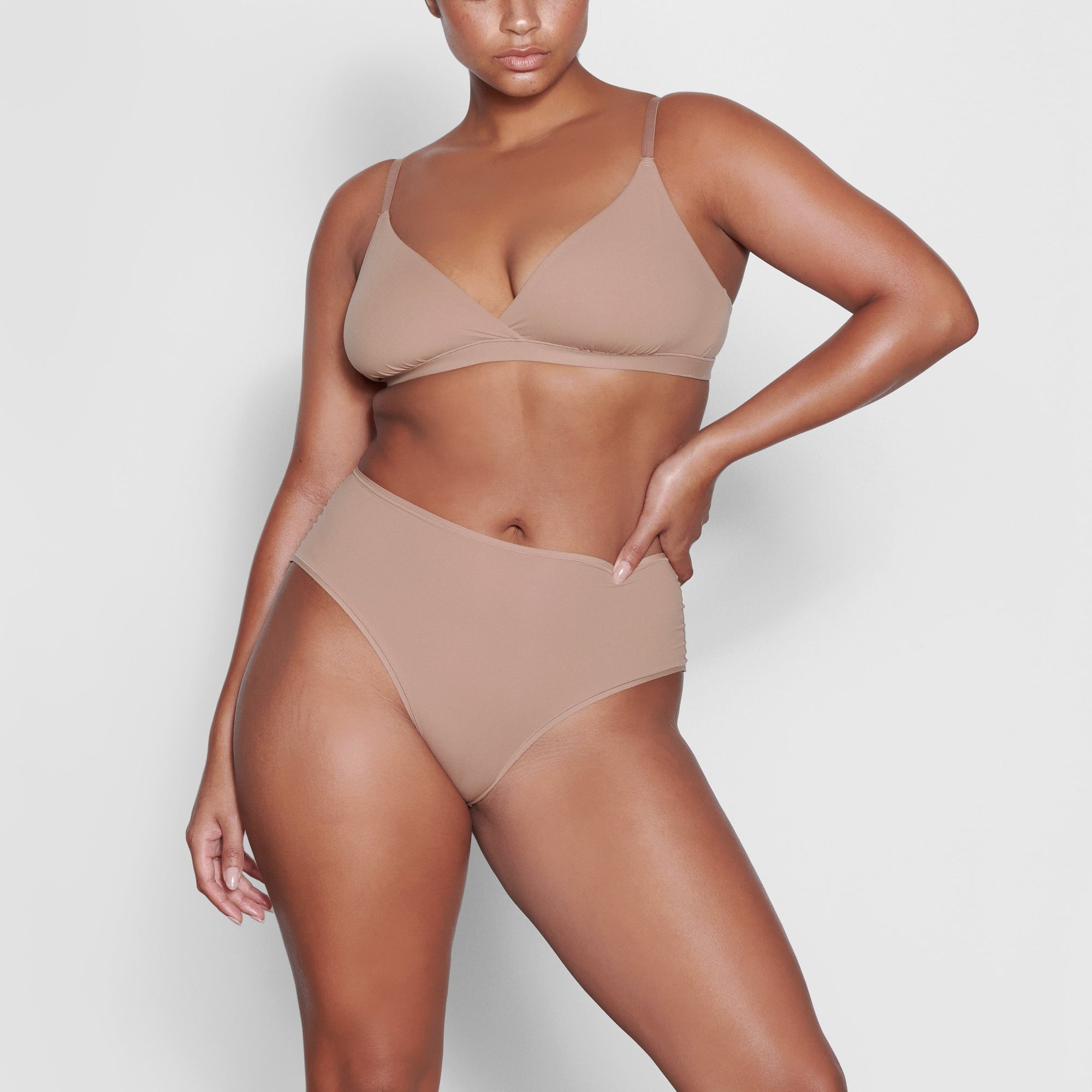 FITS EVERYBODY FULL BRIEF | SIENNA thumbnail 2
