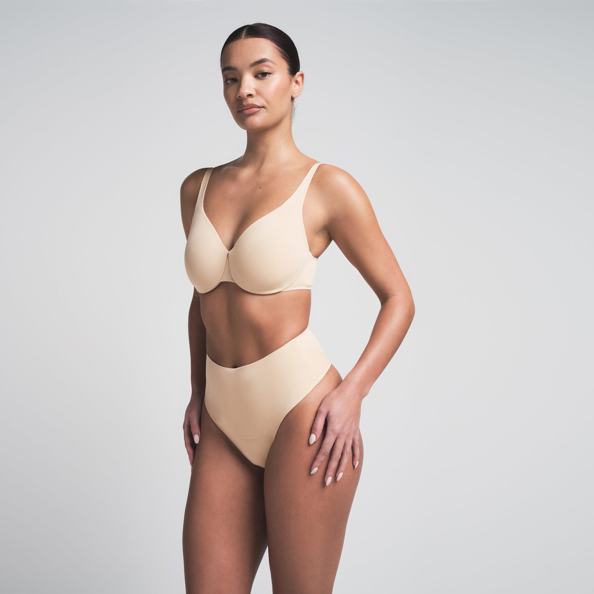 SMOOTHING INTIMATES UNLINED MINIMIZER BRA | SAND thumbnail 2