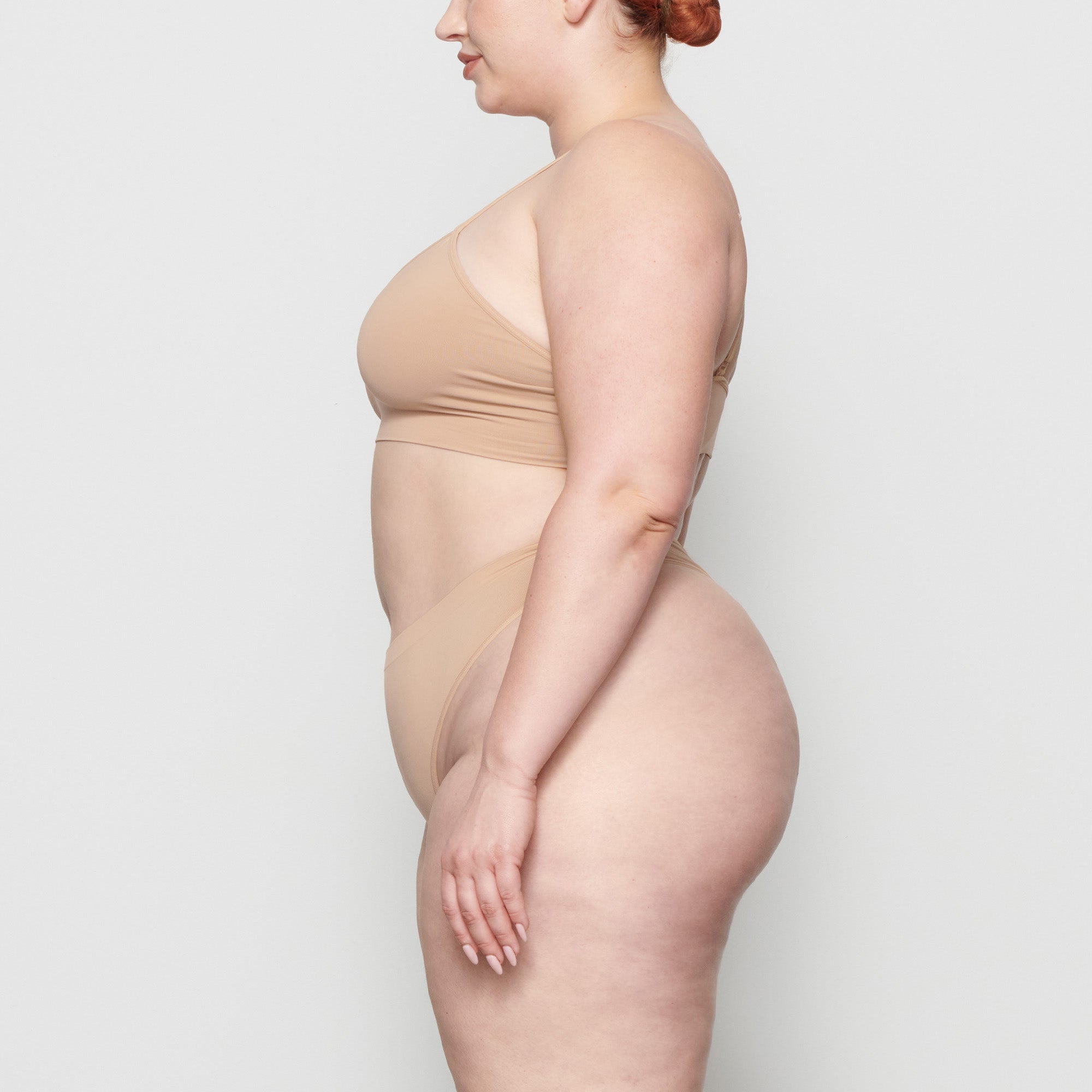 SOFT SMOOTHING SEAMLESS THONG | CLAY thumbnail 3