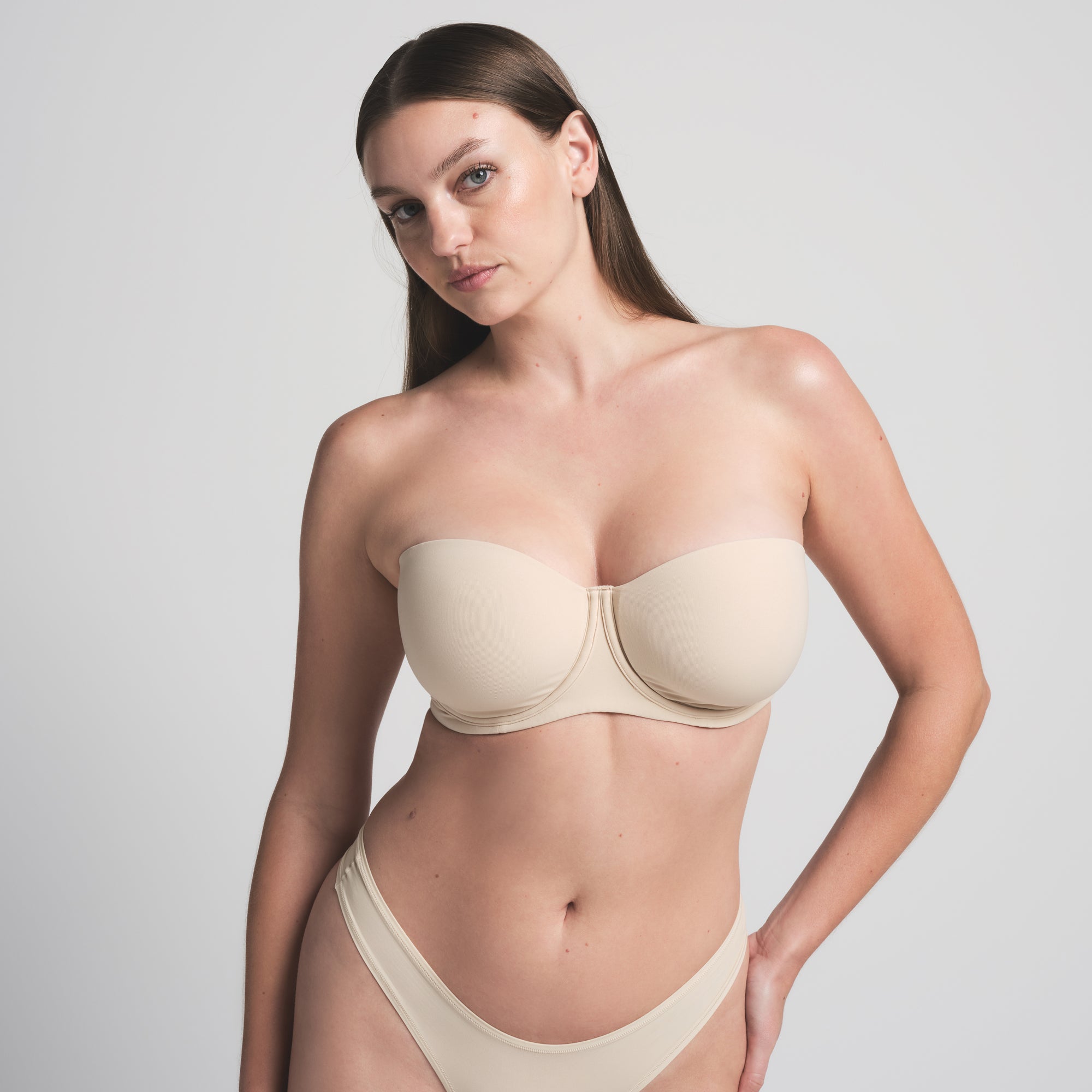 FITS EVERYBODY STRAPLESS BRA | SAND thumbnail 3