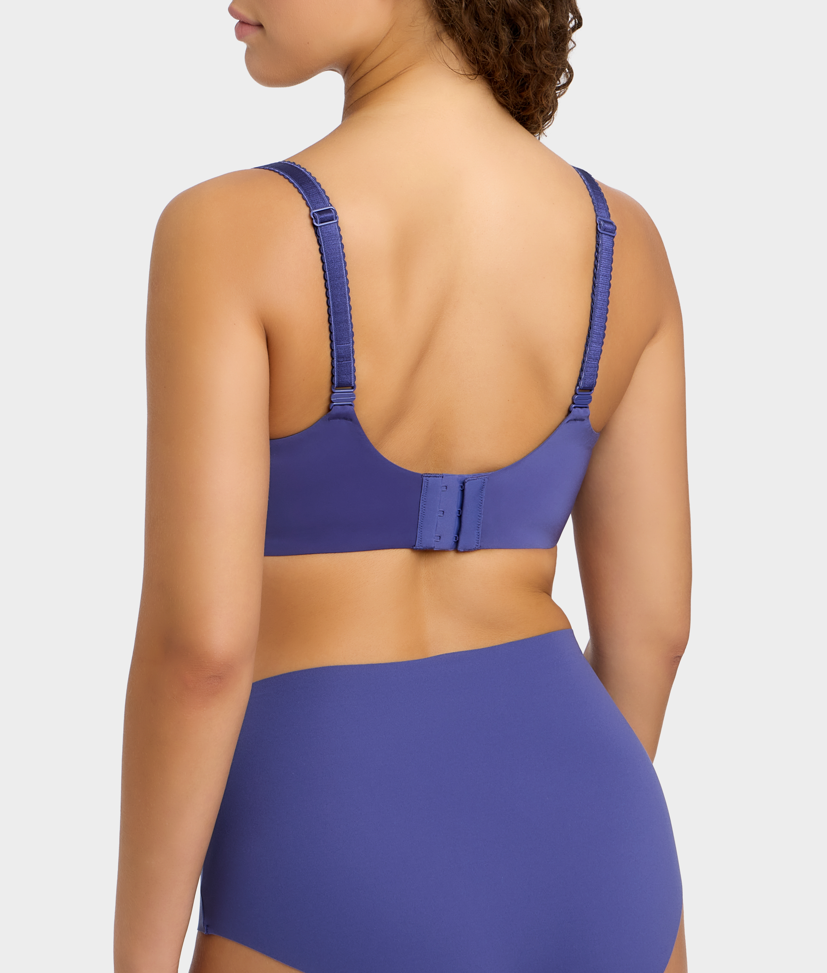 The Favorite Wire-Free Smoothing T-Shirt Bra thumbnail 3