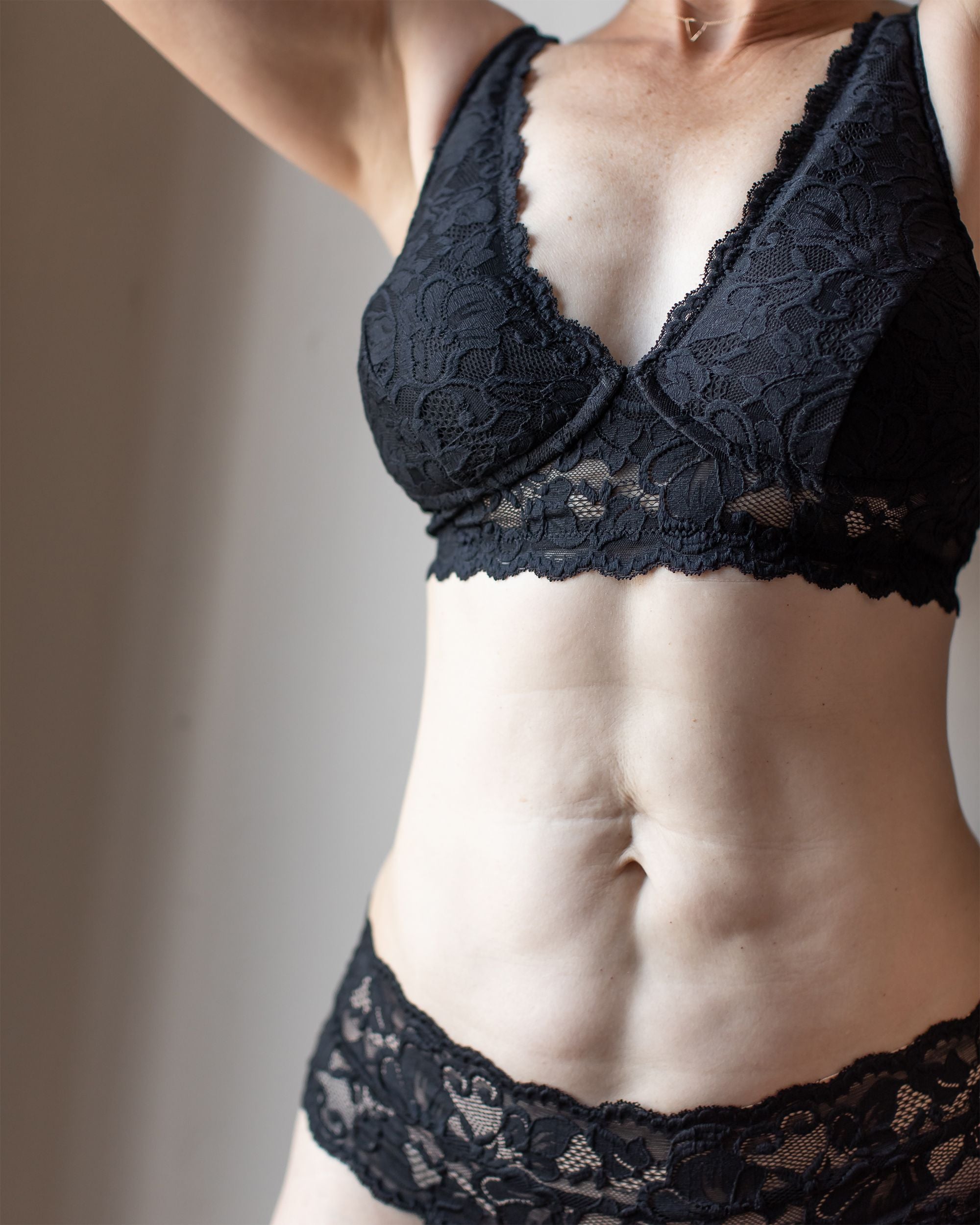 Vela Pocketed Bra thumbnail 2