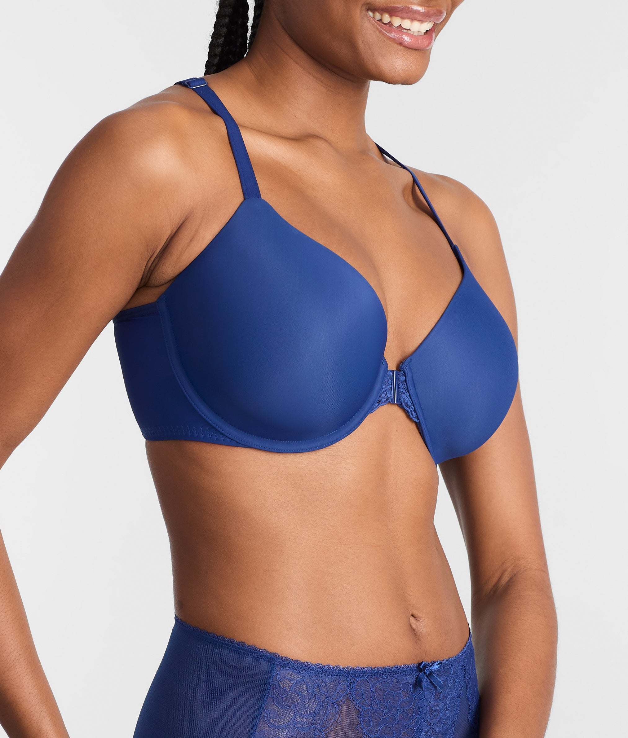Everyday Essential Lace Front-Close Bra thumbnail 2