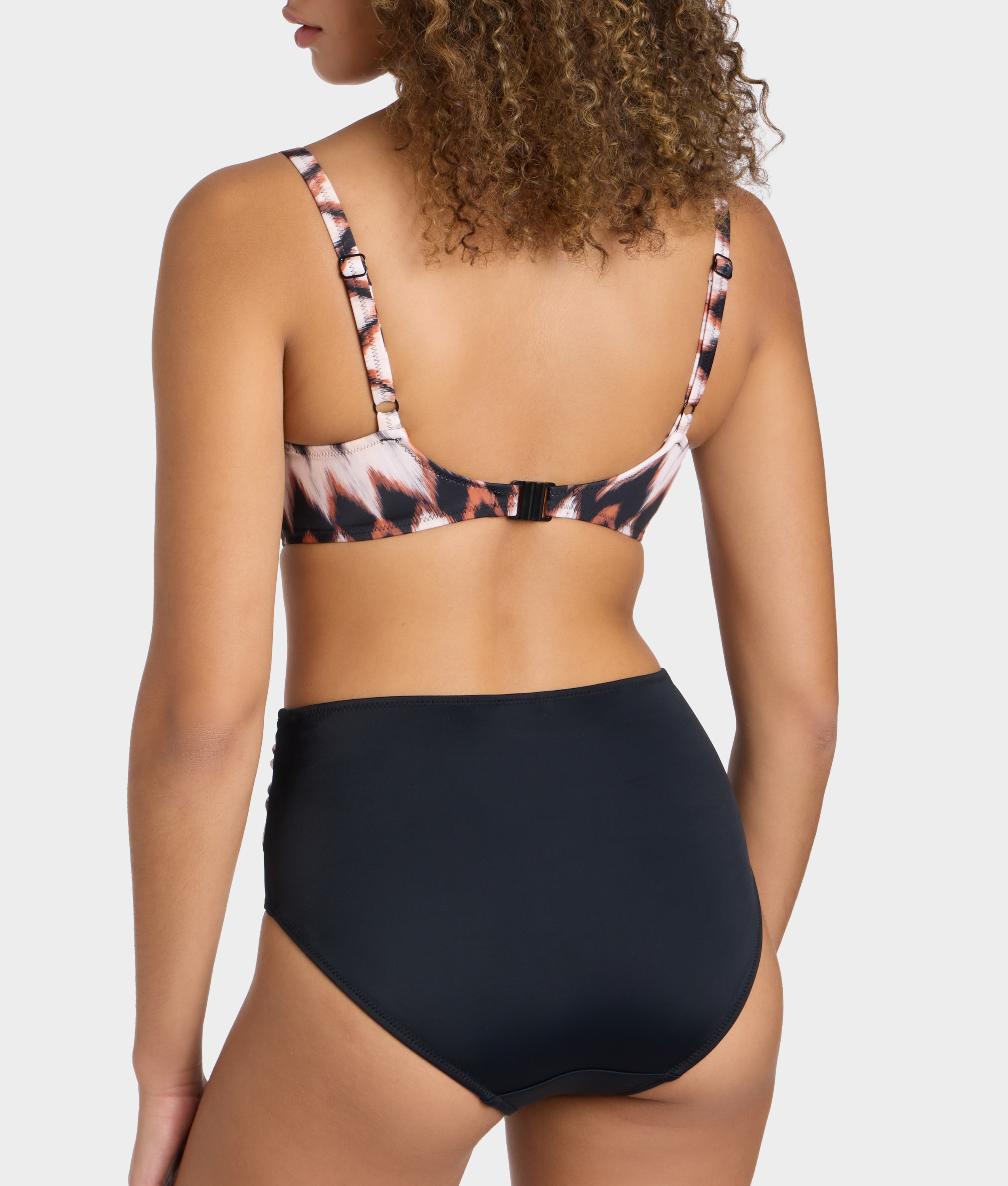 Sabana High-Waist Bikini Bottom thumbnail 2