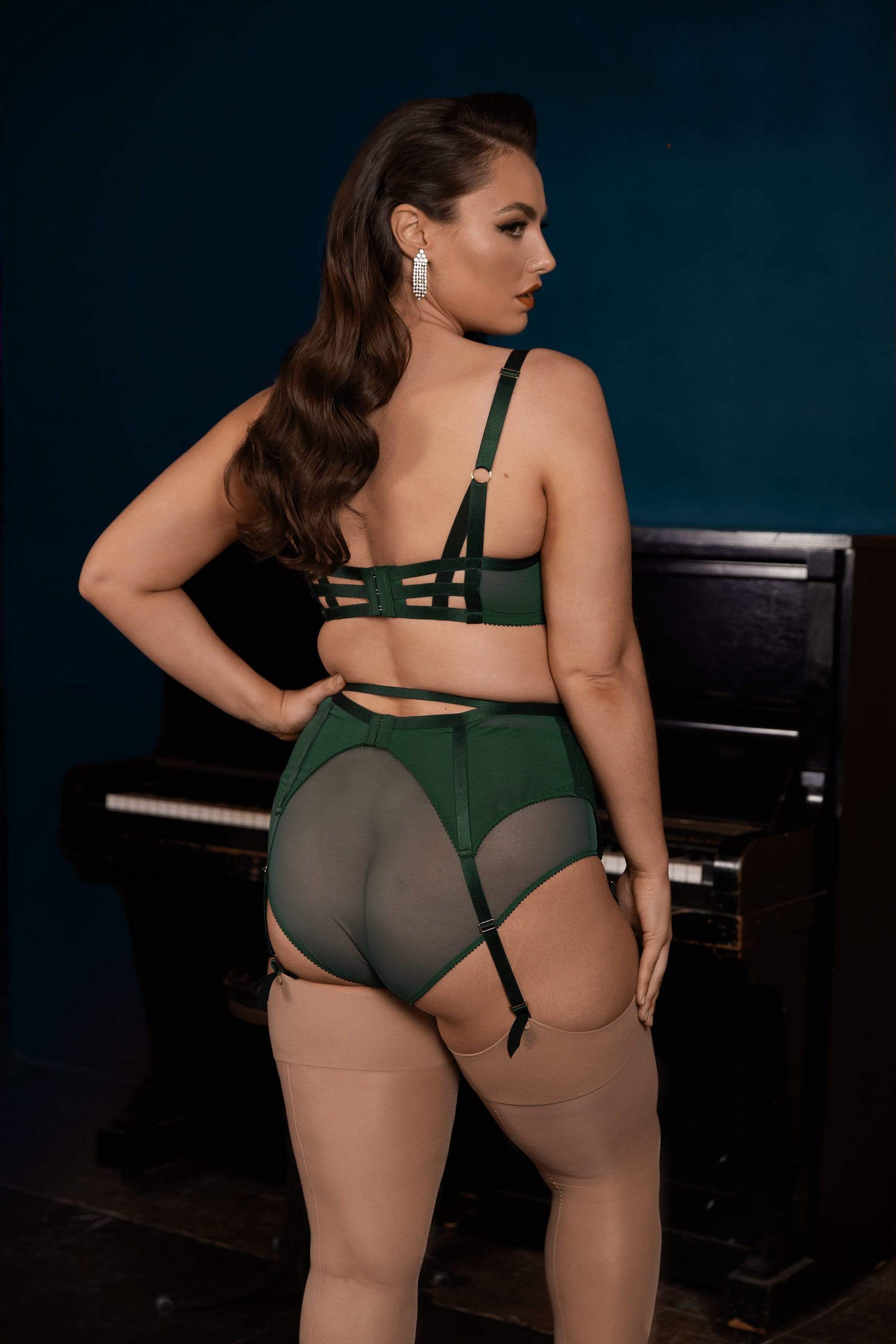 Madame X Plunge Bottle Green Curve Suspender Belt thumbnail 2