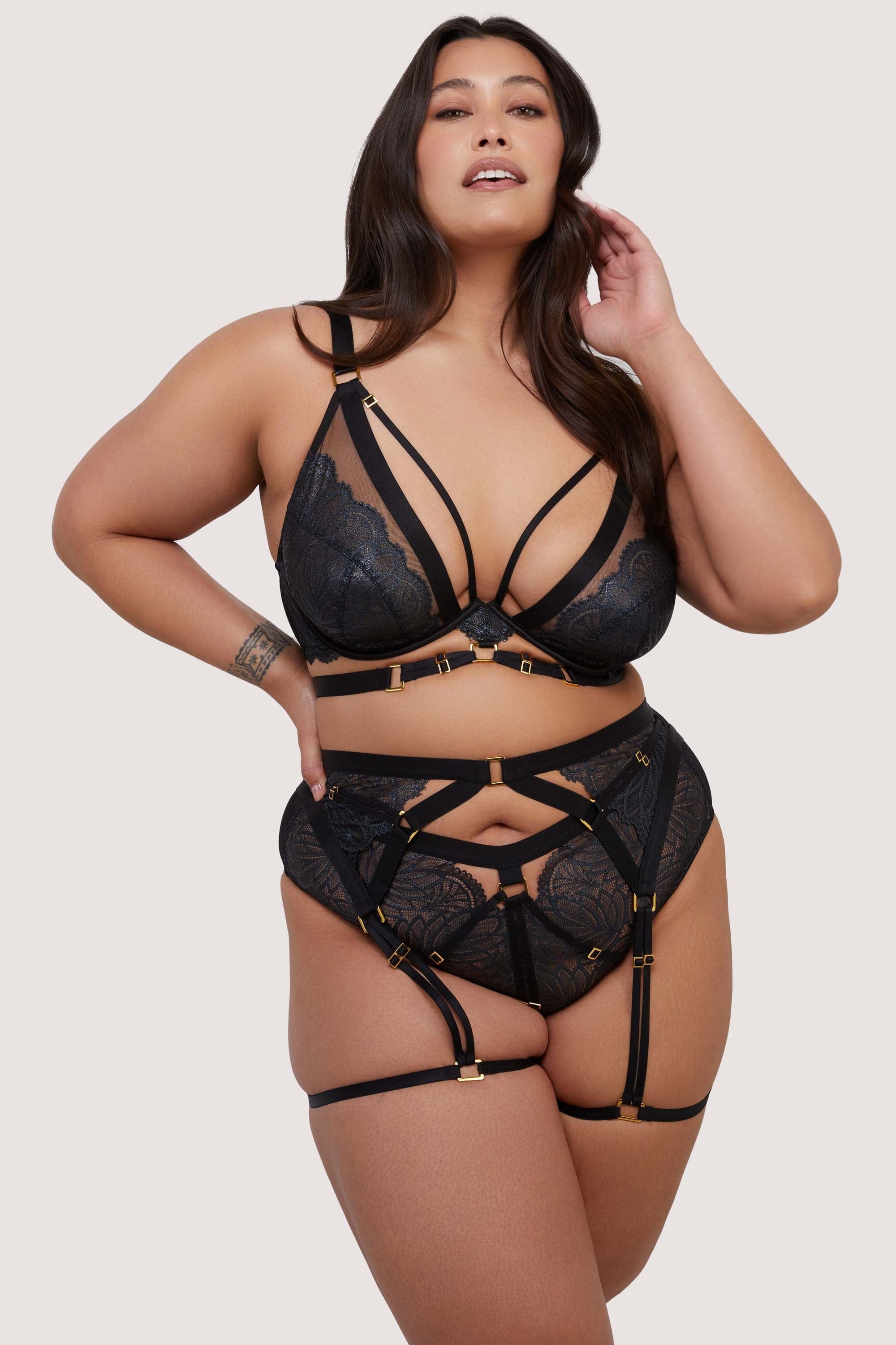 Tabitha Black Wet-look Lace Harness Suspender thumbnail 3
