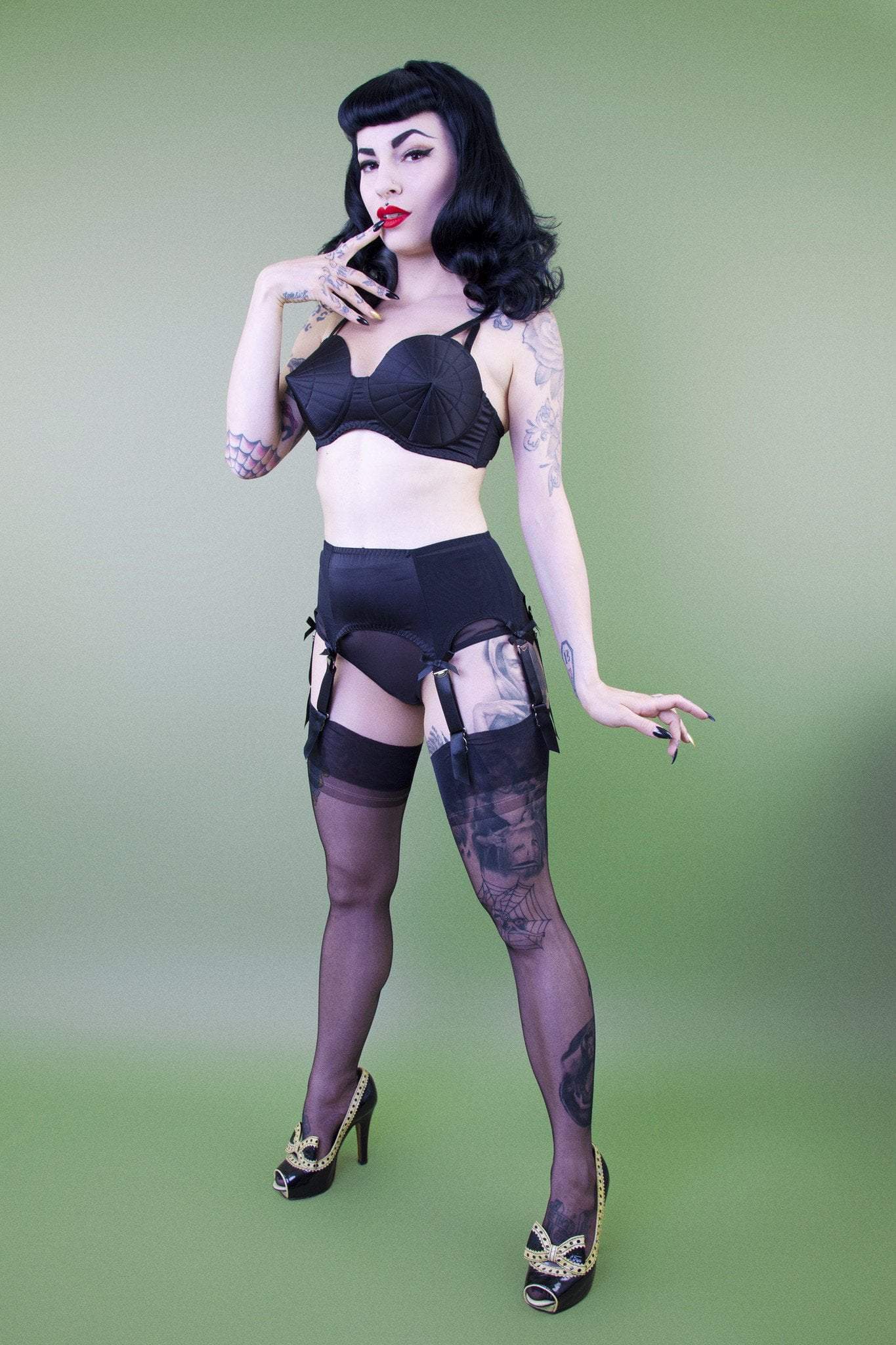 Classic Suspender Belt thumbnail 3